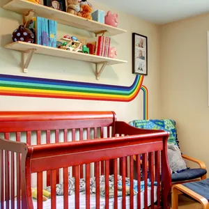 Regenbogen Wandsticker fürs Kinderzimmer mit bunten unregelmäßigen Wandtattoos