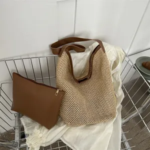 Grand Sac Cabas Femme en Paille Tressée Ajouré Sac à Épaule Été Plage Vacances Avec Bandoulière en PU et Pochette
