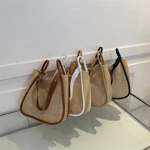 Grandi borse tote in paglia intrecciata in quattro colori con manici in pelle PU