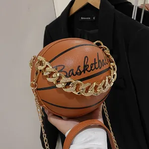 Borsa a tracolla alla moda a forma di basket arancione con catena dorata e testo