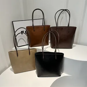 Classic faux leather tote bags in four vintage colors for stylish daily commuting