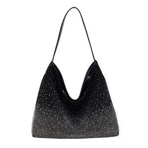 Élégant sac hobo noir à strass pour femmes avec une surface scintillante en diamants étoilés