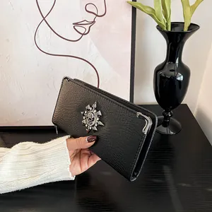 Portafoglio Lungo Punk Gothic Con Teschio Per Donna Uomo In Pelle PU Stella Di Strass Angoli In Metallo Pochette Portacellulare