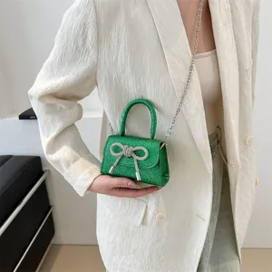 Mini sac vert scintillant avec nœud en strass et chaîne argentée pour femme