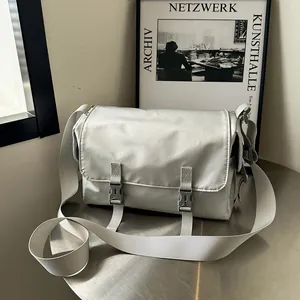 Sac Messager à Grande Capacité pour Femmes Couleur Unie Sac à Épaule Décontracté Nylon PU Imperméable pour École Navette