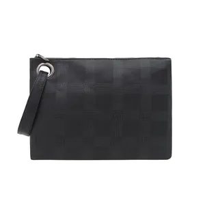 Pochette da lavoro nera con motivo a scacchi e manico ad anello in metallo lucido