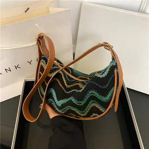 Women's Retro Woven Wavy Underarm Bag Knitted Straw Half Moon Hobo Bag With Adjustable Strap Bohemian Chic Shoulder Bag