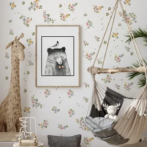 Detailansicht bunter Blumen-Wandtattoos in einem gemütlichen Kinderzimmer