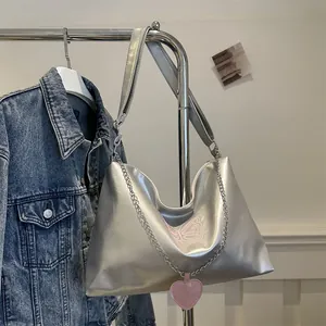 Grand Sac Cabas Femme en Cuir PU Avec Broderie Papillon Rose Chaîne en Métal Breloque Cœur Sac à Épaule Y2K Chic