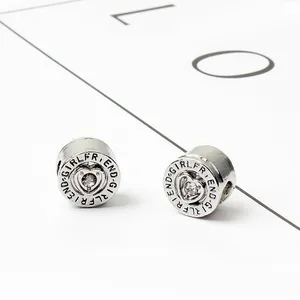 Macro di perline d'argento con incisione Girlfriend e zircone a forma di cuore