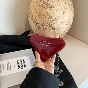 Damen Minimalistische Dreieck Lackleder PU Umhängetasche Buchstabendruck Mode Kleine Schultertasche Alltagszubehör