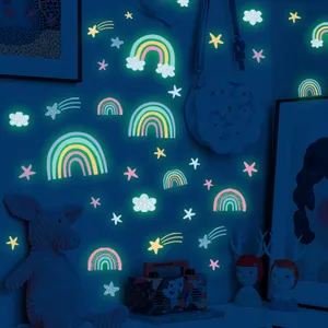 Lichtgevende regenboog en sterren muurstickers voor decoratie kinderkamer