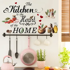 Détail d'un sticker mural de cuisine avec citation et illustrations réalistes de pots à épices