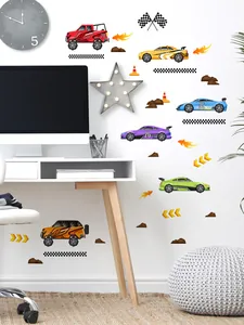 Muurstickers met kleurrijke racewagens en geblokte vlaggen voor decoratie van kinderkamers