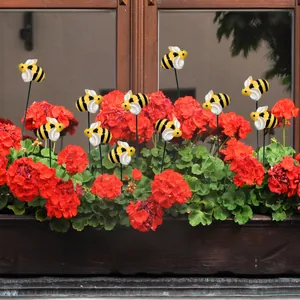 Resin Bee Garden Stakes Outdoor Yard Ornaments Simulated Insect Lawn Stakes Flower Pot Decorative Plant Plugin Yard Art
