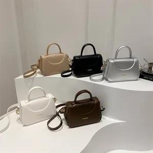 Borse quadrate a tracolla stile francese in cinque colori con manico e logo moda