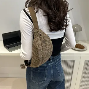 Marsupio retrò a righe in tela kaki con tracolla larga marrone da donna e sportivo