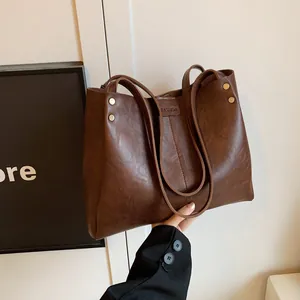Large Capacity PU Leather Tote Bag Vintage Simple Rivet Shoulder Bag Fashion Commuter Handbag For Women Daily Travel Bag