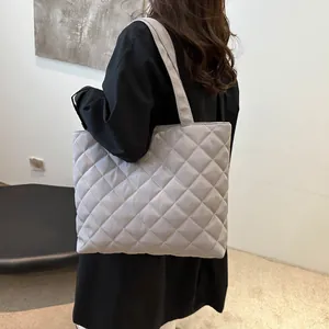 Sac fourre-tout gris matelassé grande capacité avec motif à carreaux pour femmes