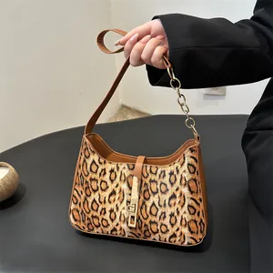Sac Sous le Bras Léopard Vintage pour Femmes Rétro en Cuir PU Sac à Épaule Avec Chaîne Dorée Boucle Métallique Mode Hobo Main