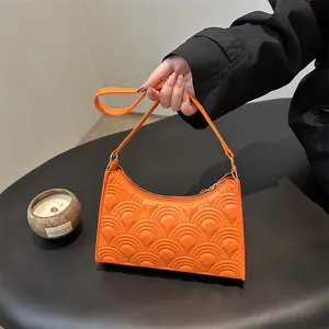 Women's Simple PU Leather Underarm Bag With Scalloped Embossed Pattern Urban Fashion Solid Color Small Shoulder Bag Zipper Daily Elegant Handbag