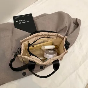 Sac fourre-tout matelassé kaki avec poignées noires et grande capacité pour accessoires