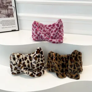 Sac à Épaule en Peluche Imprimé Léopard pour Femmes Sac Sous le Bras Vintage en Fausse Fourrure Avec Décoration de Chaîne