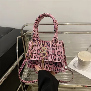 Sac à Main Femme Mode Imprimé Léopard Petit avec Gland Logo en Métal Doré Cuir PU Sac Bandoulière Sacoche Décontractée Quotidienne