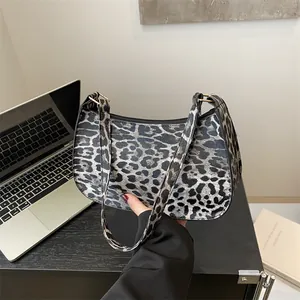 Leopard Print Underarm Bag For Women Retro PU Leather Hobo Shoulder Bag With Zipper Closure Gold Hardware Urban Fashion Bag