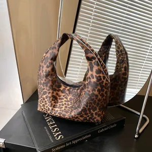 Sac Sous le Bras pour Femme Tendance Française Imprimé Léopard en Cuir PU Sac à Main Mode Sac à Épaule Hobo pour le Quotidien