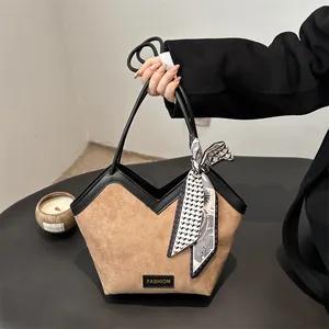 Sac Cabas Femme en Imitation Daim Grande Capacité Ouverture en V Sac à Main Épaule Avec Foulard Décoratif Sac à Main Décontracté