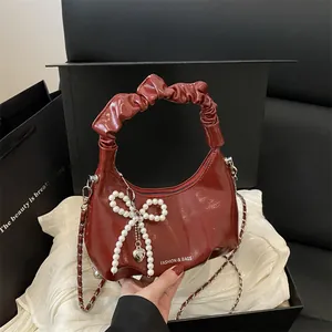 Sac Bandoulière Plissé en Cuir PU pour Femmes Style Coréen Nœud en Künstliche Perle Chaîne Sac Hobo Porté Épaule Avec Cœur