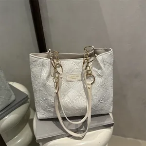 Women Fashion Large Capacity Tote Bag Embroidered Floral Pattern PU Leather Shoulder Bag With Gold Chain Strap Commuting