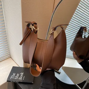 Women Korean Style PU Leather Hobo Bag Fashion Large Capacity Underarm Shoulder Bag With Zipper Closure For Daily Use
