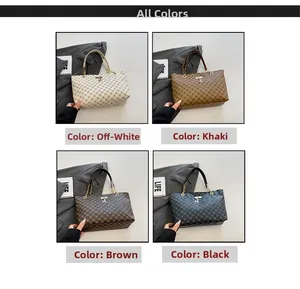 Bolsos tote con cadena de gran capacidad en crema, caqui, marrón y negro mostrados