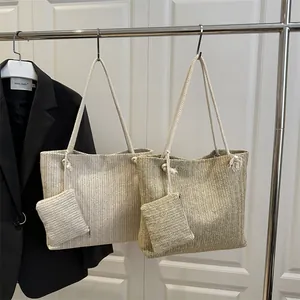 Stijlvolle stro geweven tote tas met touwhandvatten en bijpassende kleine portemonnee
