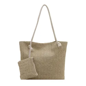 Chique beige strooien shopper met bijpassend tasje en witte katoenen touwhandvaten