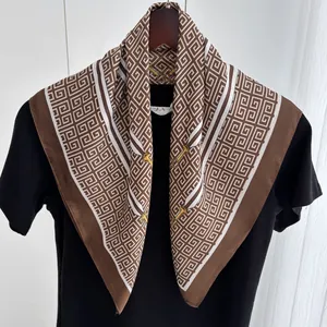 Elegant large square scarf with chain pattern and equestrian buckles in coffee and white