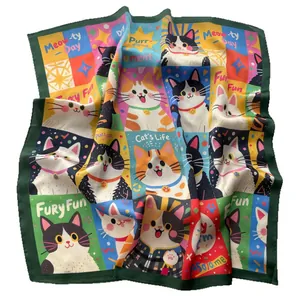 Carré en soie avec imprimés de chats mignons et motifs à carreaux colorés