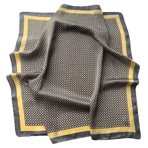Foulard en soie moderne aux motifs géométriques et bordures jaunes de style vintage