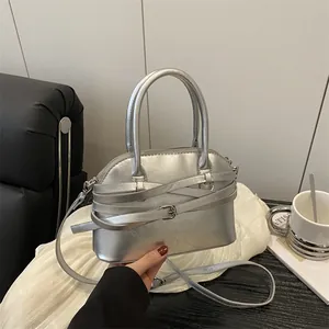 Borsa a Mano da Donna in Pelle PU a Forma di Conchiglia Metallica Borsa a Tracolla Cintura Decorativa Tracolla Regolabile