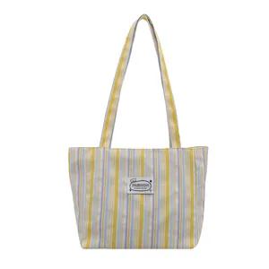 Sac fourre-tout en toile à rayures jaune bleu et violet avec étiquette design fashion