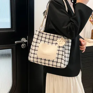Women's Houndstooth Tweed Tote Bag Large Capacity PU Leather Shoulder Bag With Cartoon Cat Pendant For Office Daily Casual