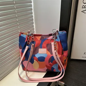 Women Fashion Geometric Print Tote Bag Large Capacity Nylon Shoulder Bag With Chain Strap Urban Casual Handbag