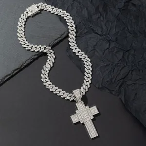 Pendentif croix hip hop glacé avec chaîne à maillons cubains étincelants bijoux