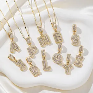 Collier de Luxe en Cuivre Plaqué Or Avec Pendentif Lettre en Zircone Pour Femme Bijoux de Chaîne de Clavicule Personnalisés