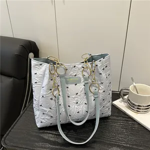 Women's Fashion Large Capacity Quilted Tote Bag With Bowknot Print Elegant Shoulder Underarm Bag With Golden Chain Strap