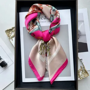 Foulard Quadrato in Satin da Donna Elegante Stampato Moda Floreale Paisley Motivo a Morsetto Bandana Accessorio per Donna