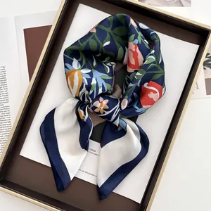 Élégant Carré de Soie en Satin pour Femmes Imprimé Floral Papillon Style Rétro Français Protection Solaire Foulard Châle Accessoires