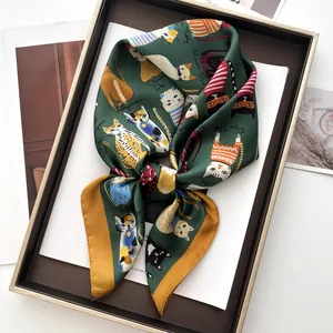 Foulard quadrato in seta verde scuro con gatti disegnati a mano e bordi gialli